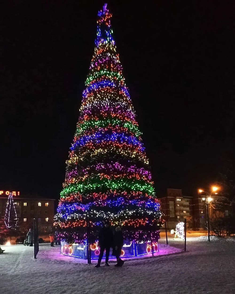 светодинамическая уличная елка