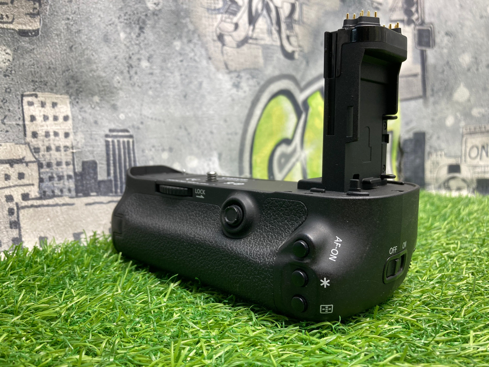 Canon BG-E11