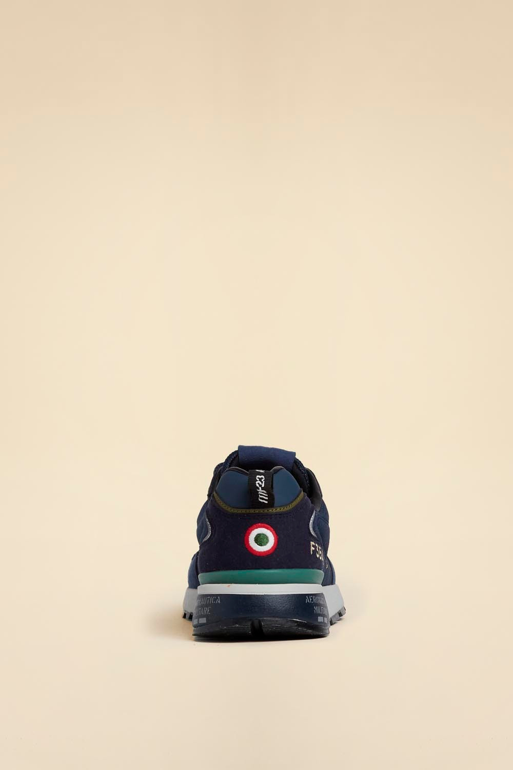 Кроссовки из текстиля