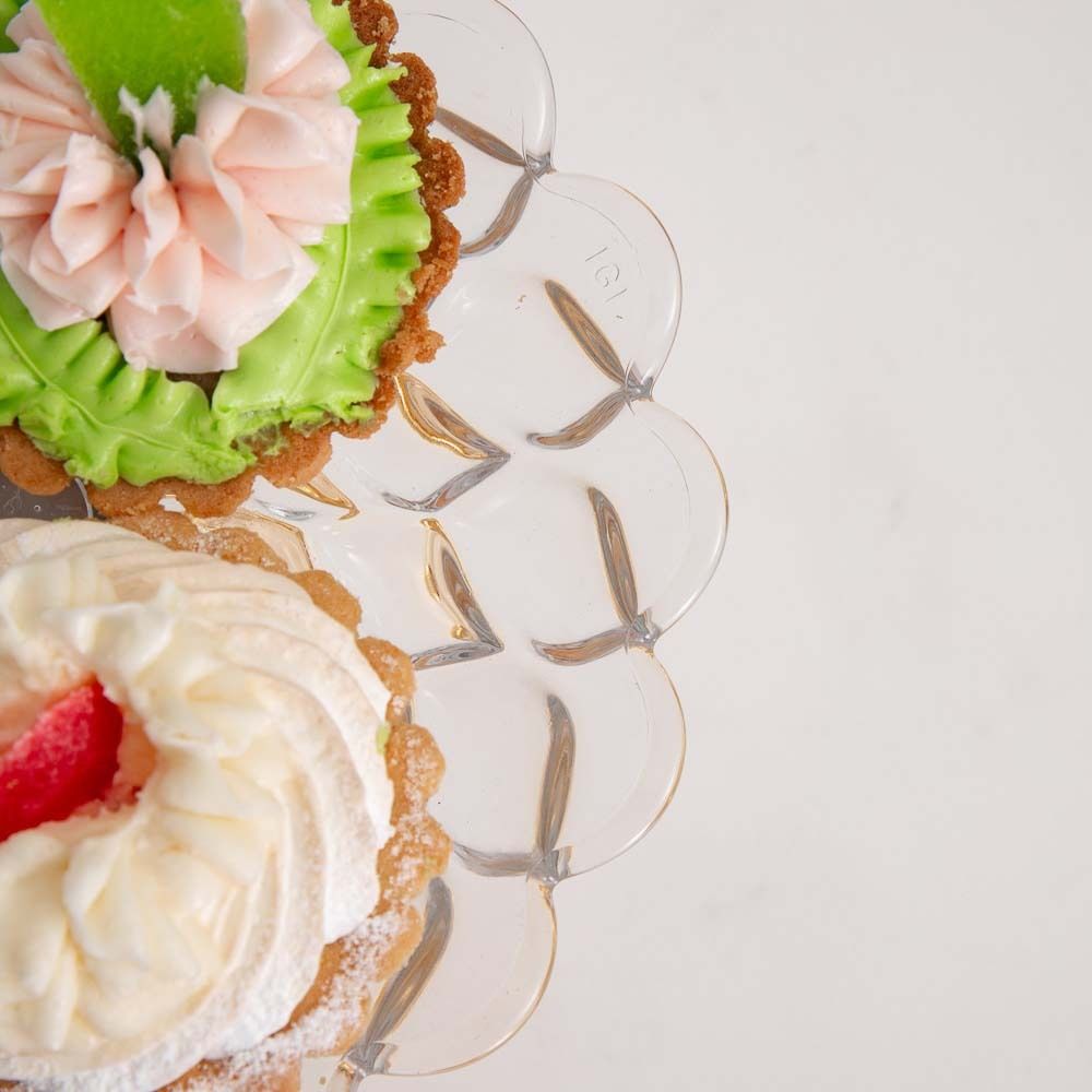 Фруктовница Зарничка Свитти Айвори со стеклянной чашей Лепестки