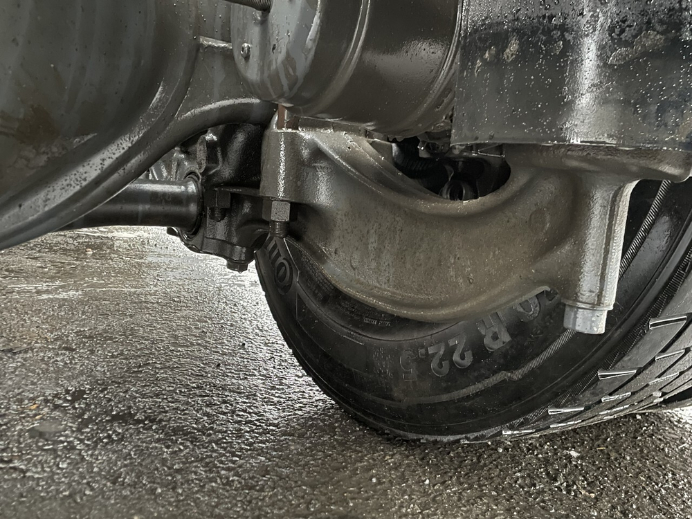 Кронштейн пневморессоры правый 2023г.