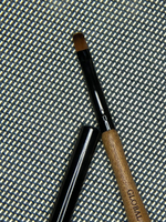 Кисть с деревянной ручкой