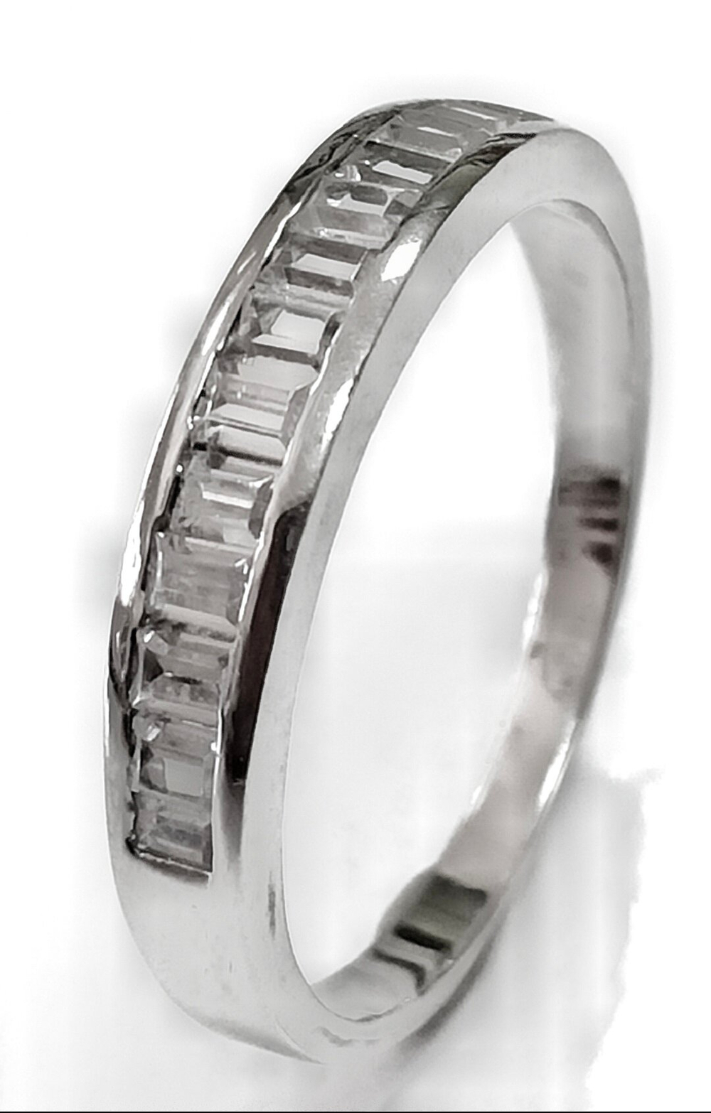 "Эстерелла" - ювелирное кольцо из серебра