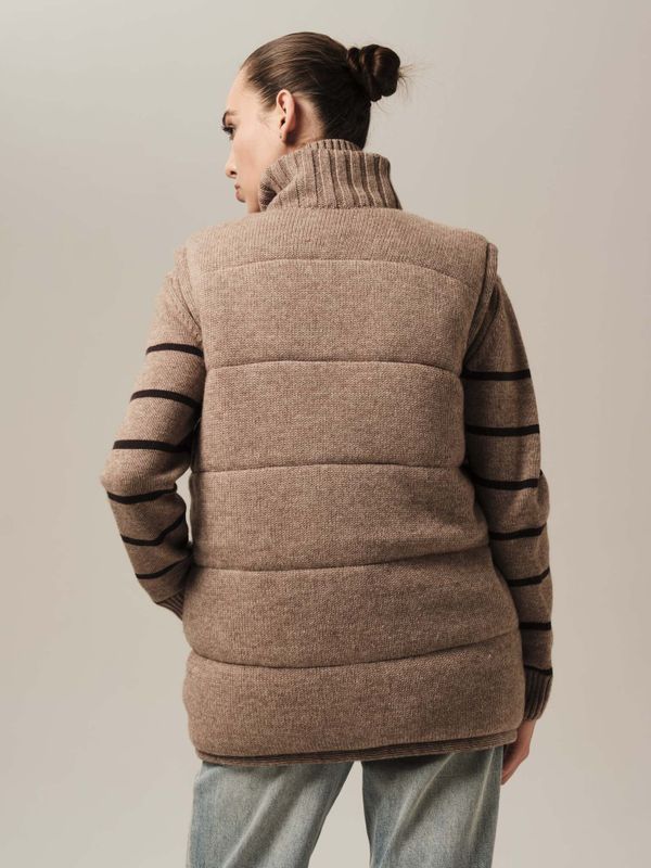 V0442-02 Жилет темно-бежевый dbr