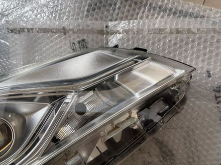 фара правая Toyota Vitz NSP130 135