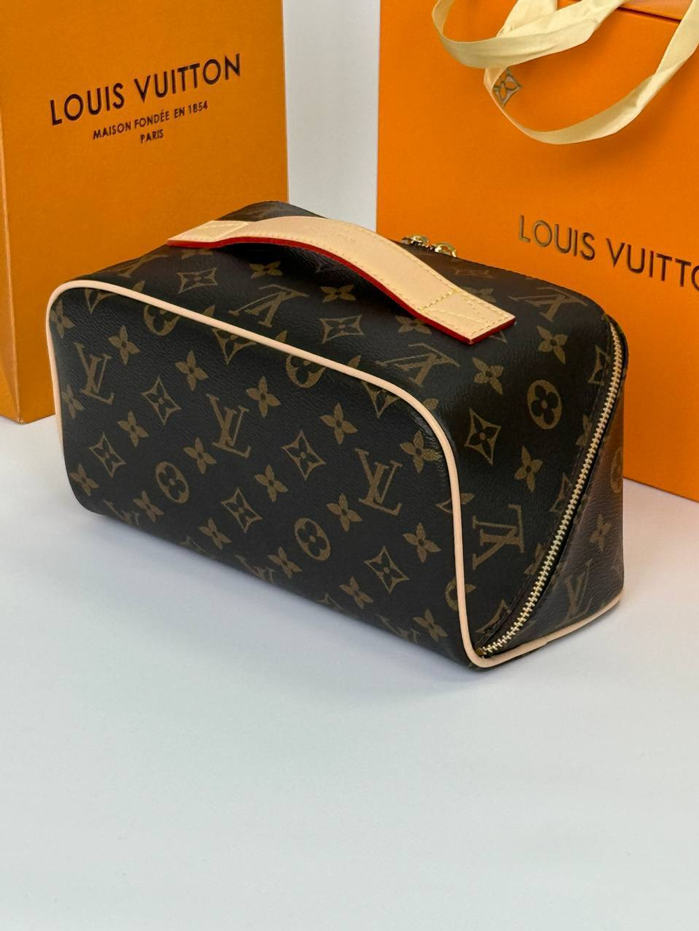 Несессер Louis Vuitton