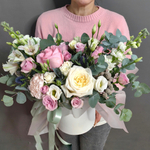 Композиция в шляпной коробке