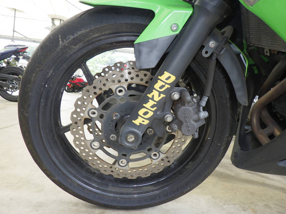 Kawasaki Ninja 400R 2011