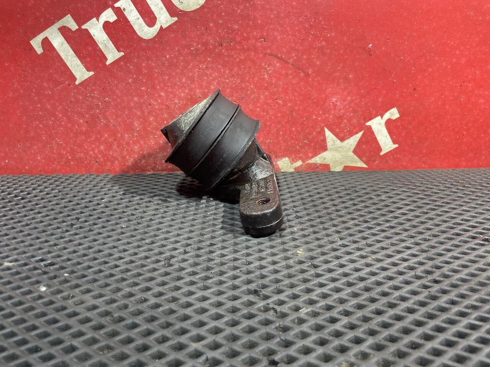 Подушка двигателя передняя