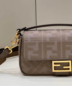 Fendi Baguette 27 cm