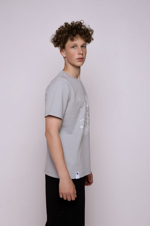 Футболка серо-голубая классическая с принтом "Pulse of Rain"