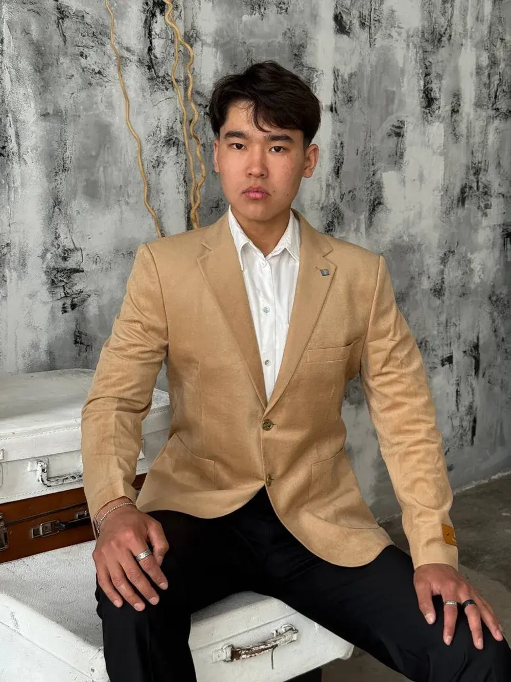 Пиджак мужской классический приталенный