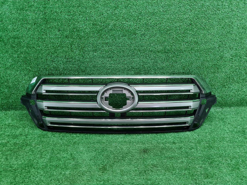 Решетка радиатора Toyota Land Cruiser 200 (15-21)