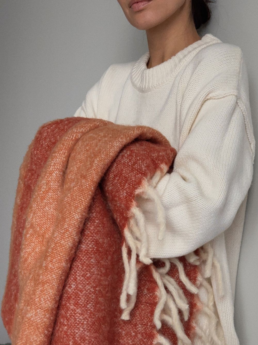 Плед мохеровый Over Horizon терракотового цвета из коллекции Trendy Ruffles, 130х180 см