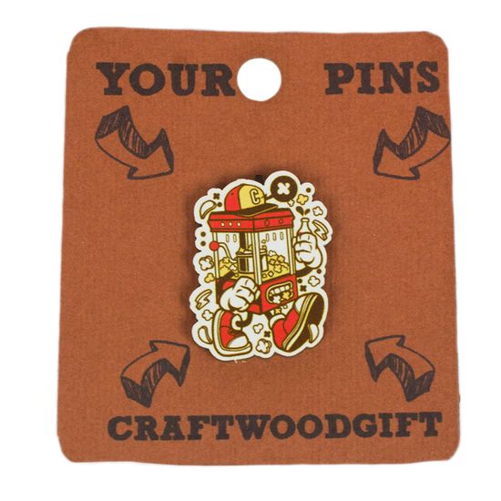 Деревянный значок. Попкорновый Автомат