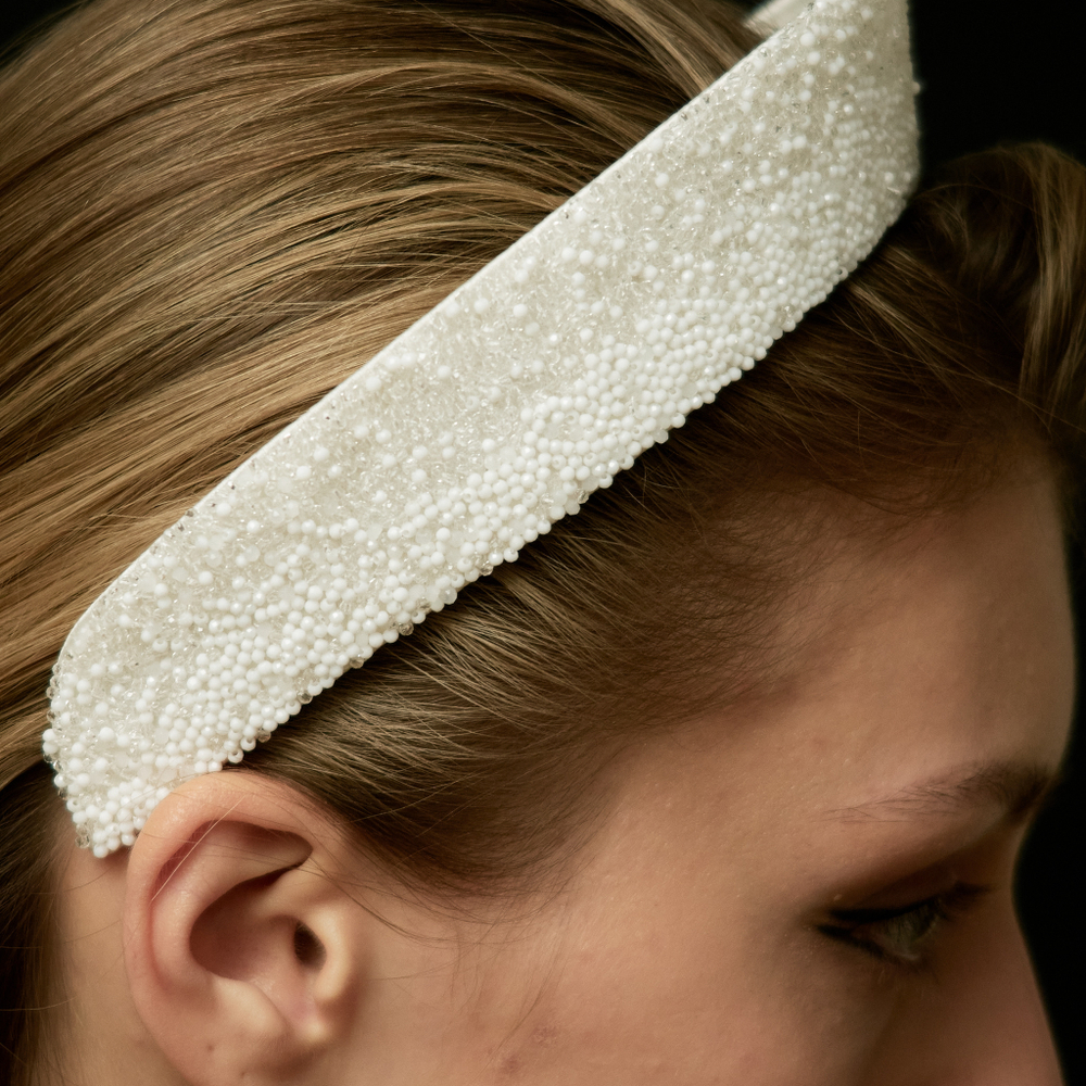 Кокошник белый полностью расшитый