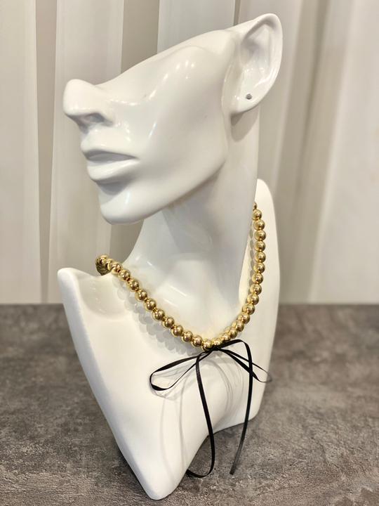 Колье золотые шары с бантом из тонкой черной ленты