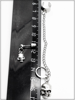 Набор сережек с клипсой "Черепа" серебристые.