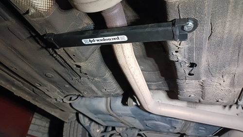 Распорка средняя нижняя сзади FAW Bestune B70 (ПОД ЗАКАЗ)