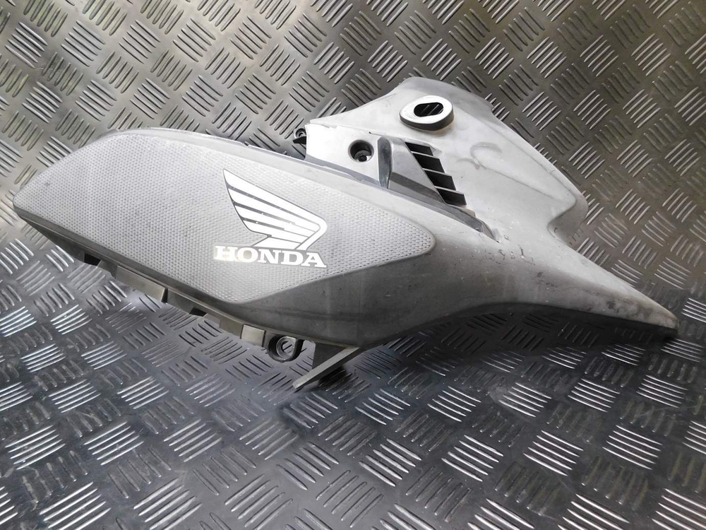 Пластик боковой правый Honda NC700XA LD RC63 ыеп