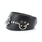 Чёрный кожаный ошейник с полукольцами и клёпками