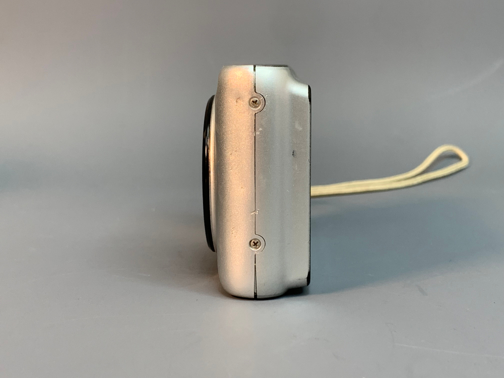 Canon PowerShot A3000 IS, немного вздут аккумулятор