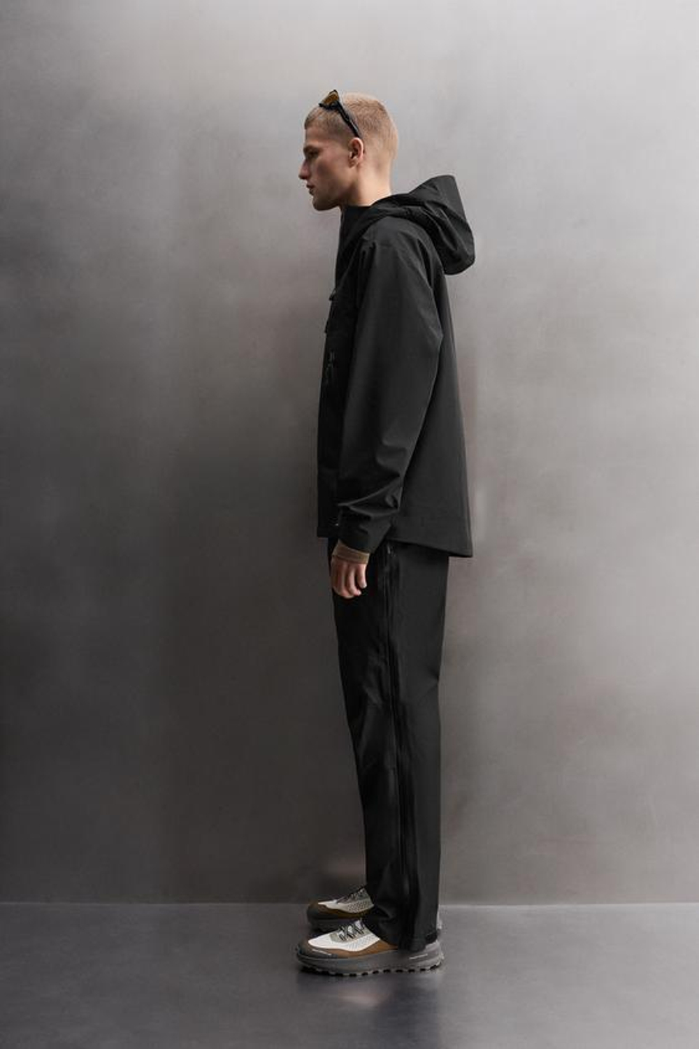 ZARA НЕПРОМОКАЕМЫЕ БРЮКИ SHELL ИЗ ВЫСОКОТЕХНОЛОГИЧНОЙ ТКАНИ, ЧЕРНЫЙ