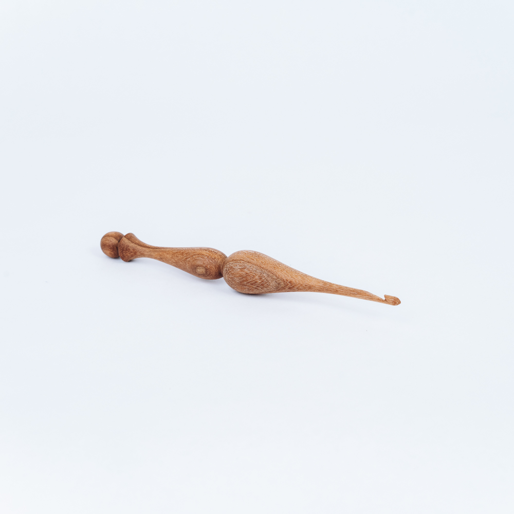 Деревянный крючок для вязания из вяза (карагач) 4 мм. K209