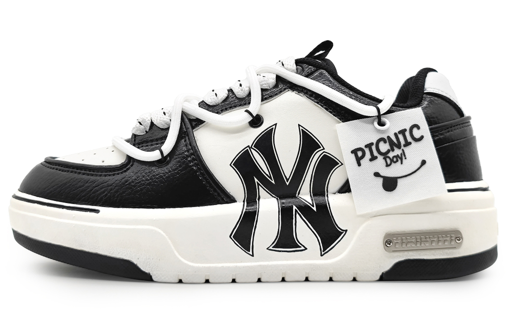 [Customized sneakers] MLB Chunky Liner PU black and white panda deconstructed double shoelace embroidery sign detachable metal nameplate increased wear-resistant increased low-top sneakers for men and women the same black and white