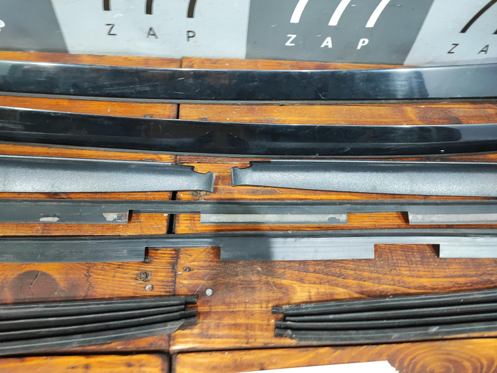 Накладки панорамной крыши Mercedes C (W203) Б/У Оригинал A2037800092