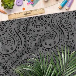 Ткань оксфорд 600 чёрные цветы и листья на коричневом фоне