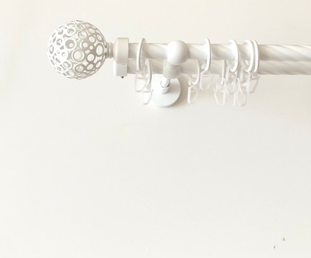 Карниз кованый витой Шар ажурный Ост d16/16 мм двухрядный, цвет белый