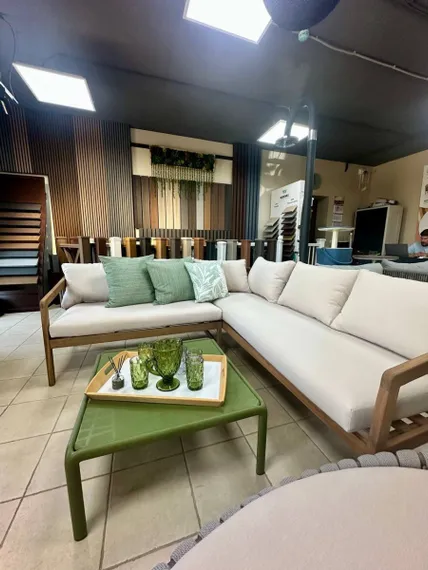 Комплект деревянной мебели Nara из массива акации