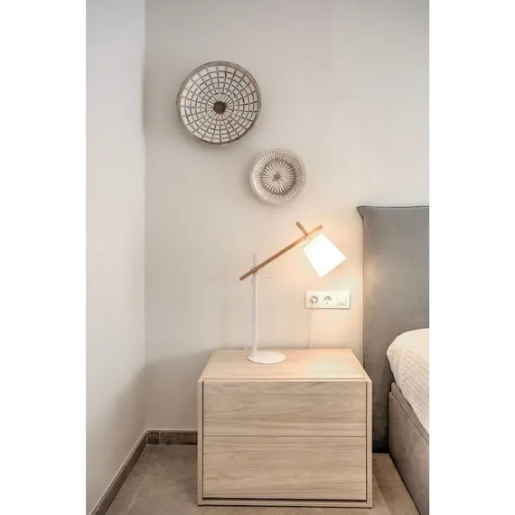 Настольная лампа Jovik белая