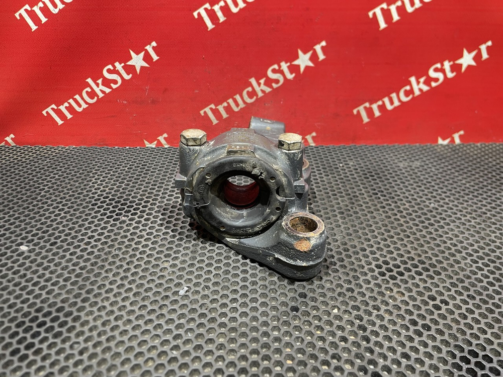 Кронштейн амортизатора нижний правый 2021г