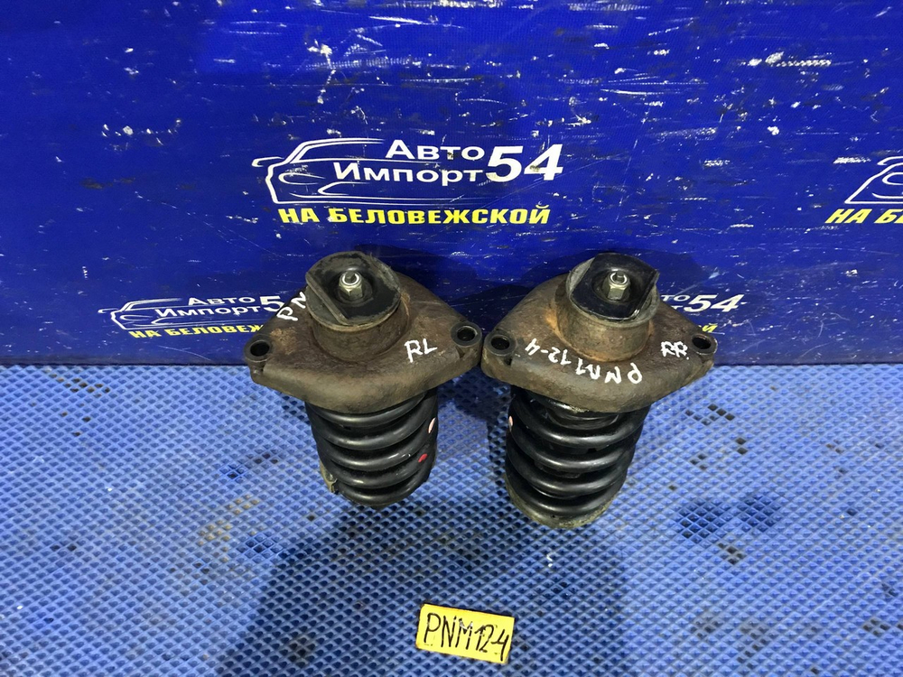 Стойка задняя правая NISSAN LIBERTY 1998