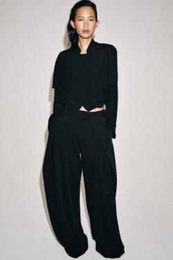ZARA УКОРОЧЕННАЯ РУБАШКА С ВОЛАНАМИ — ZW COLLECTION, ЧЕРНЫЙ