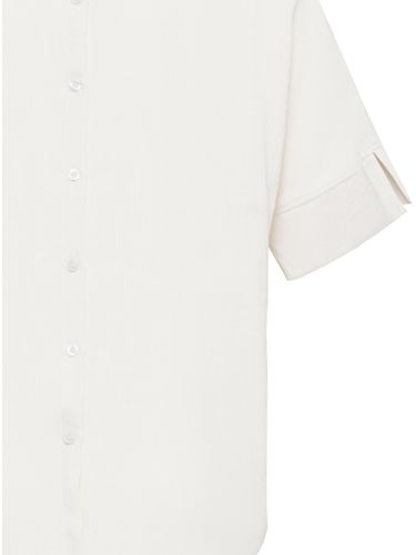 Белый летний костюм из хлопка и льна