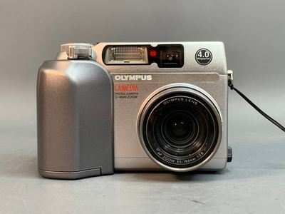 Olympus C-4000 zoom Camedia