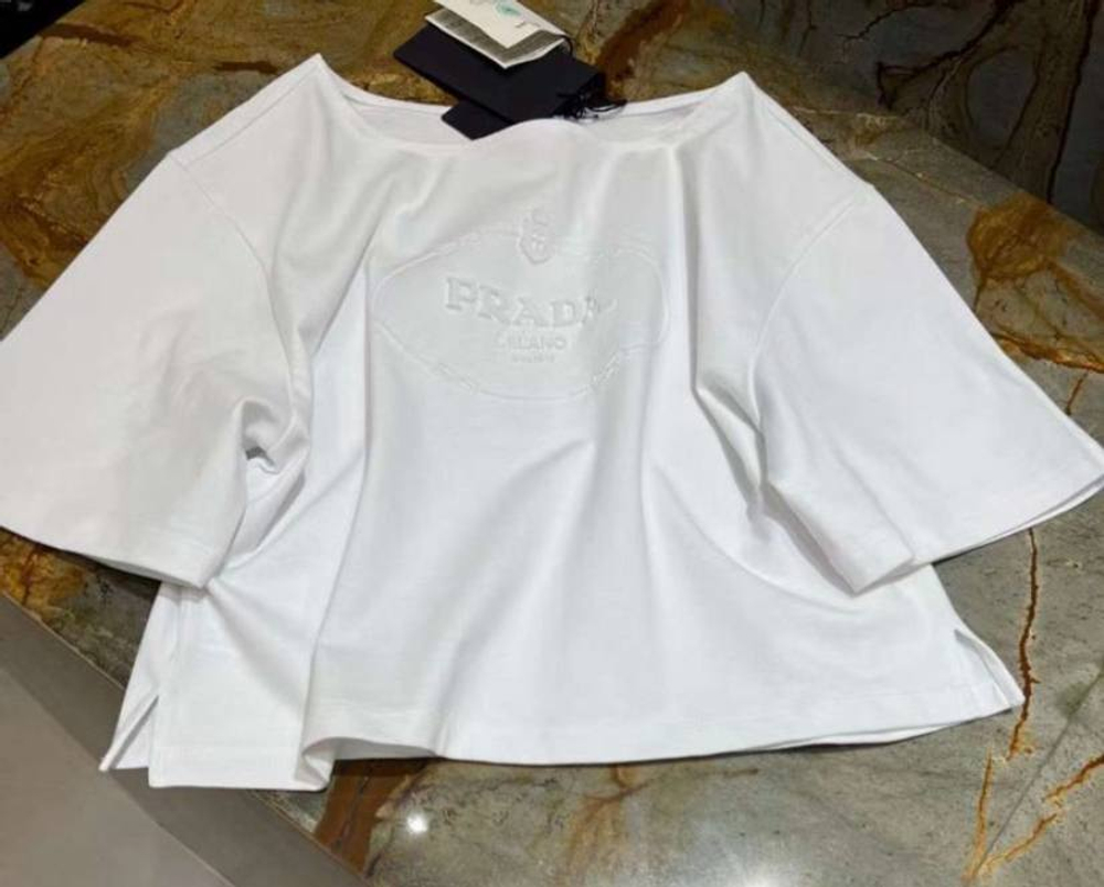Футболка Prada