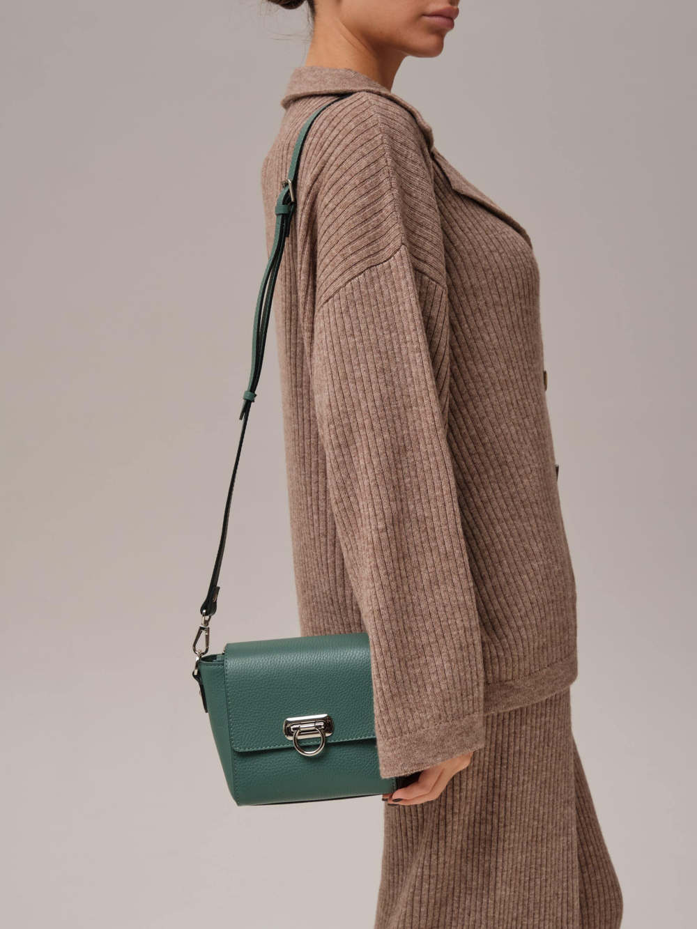 Сумка кожаная через плечо мутный минт