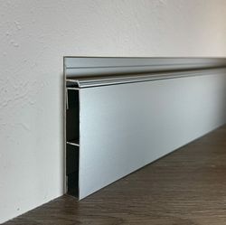 Плинтус скрытого монтажа Pro Design Universal 235, 2700x14,5x100 мм