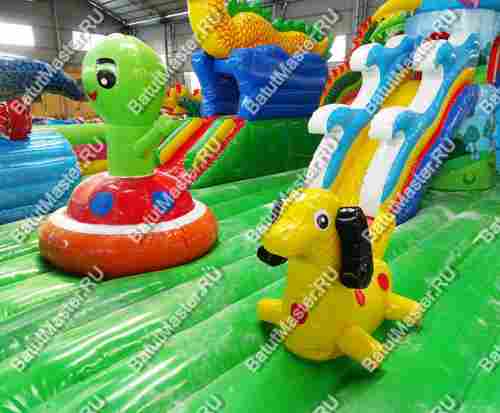 Коммерческий надувной батут "Монстры атакуют", 17*8*6 м