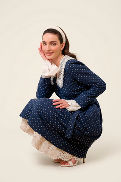 Платье с кружевным воротником