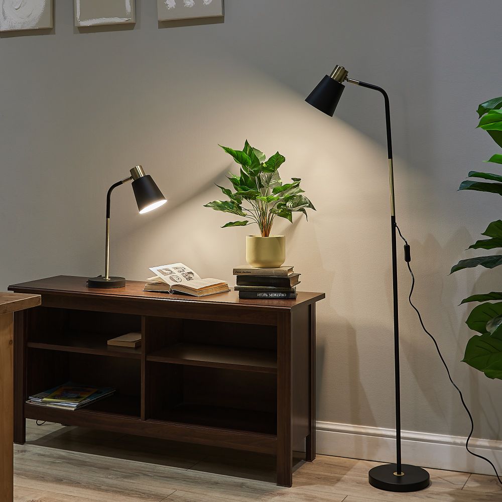 UML-T700 E27 BLACK Торшер напольный под лампу Е27. 40W. с регулировкой наклона. Механический выключатель. Черный. ТМ Uniel