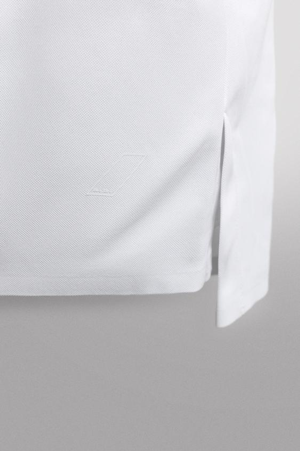 ZARA ТЕХНИЧЕСКОЕ ПОЛО ИЗ РЕЛЬЕФНОГО ПИКЕ ДЛЯ ТРЕНИРОВОК, БЕЛЫЙ