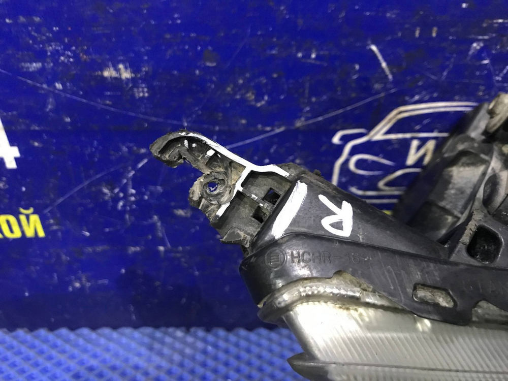 Фара передняя правая MITSUBISHI COLT 2003