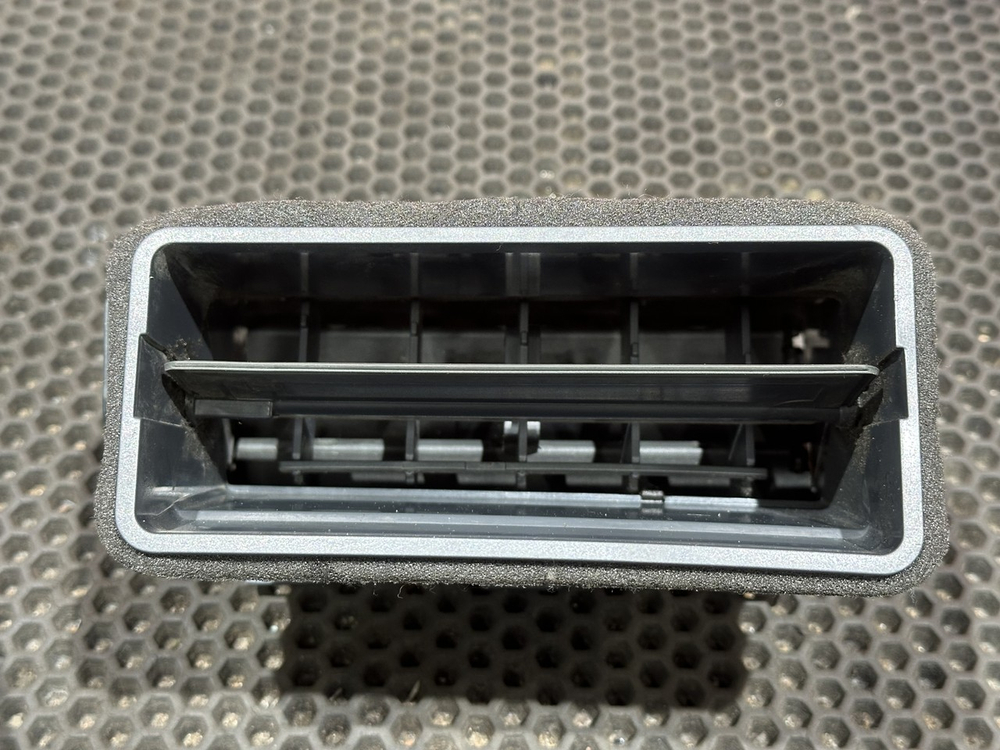 Дефлектор воздушный 2023г.