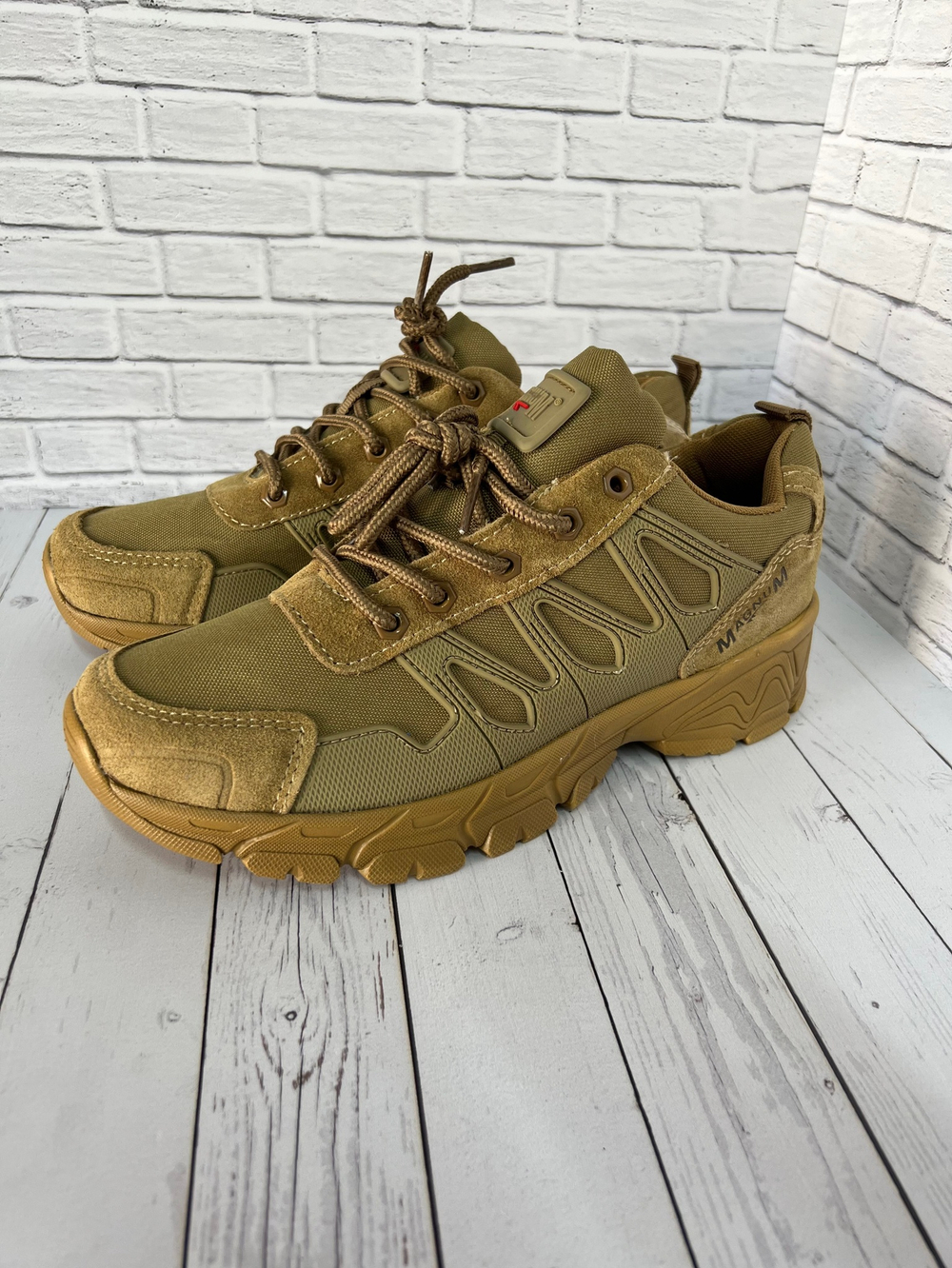 Треккинговые кроссовки Magnum / песок