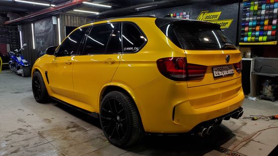 Пленка желтый глянец Metal Paint Maple Leaf Yellow Carbins